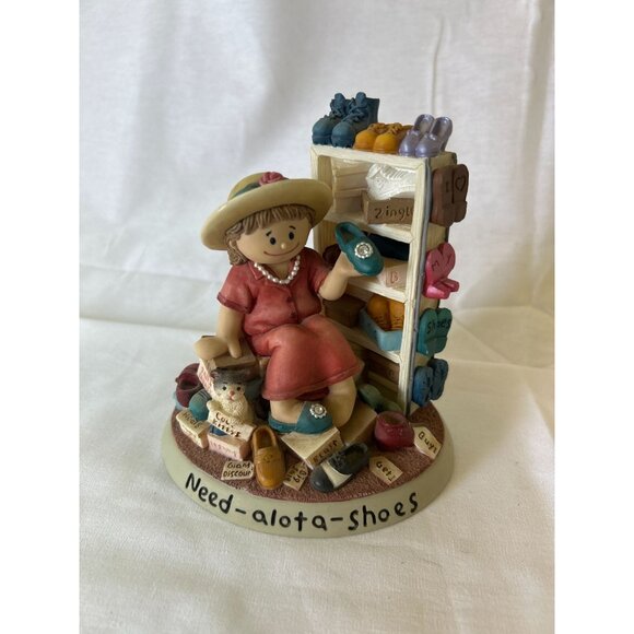 Vintage Holly Zingle Berry "Need-Alota-Shoes" Figurine By Enesco - Picture 1 of 2